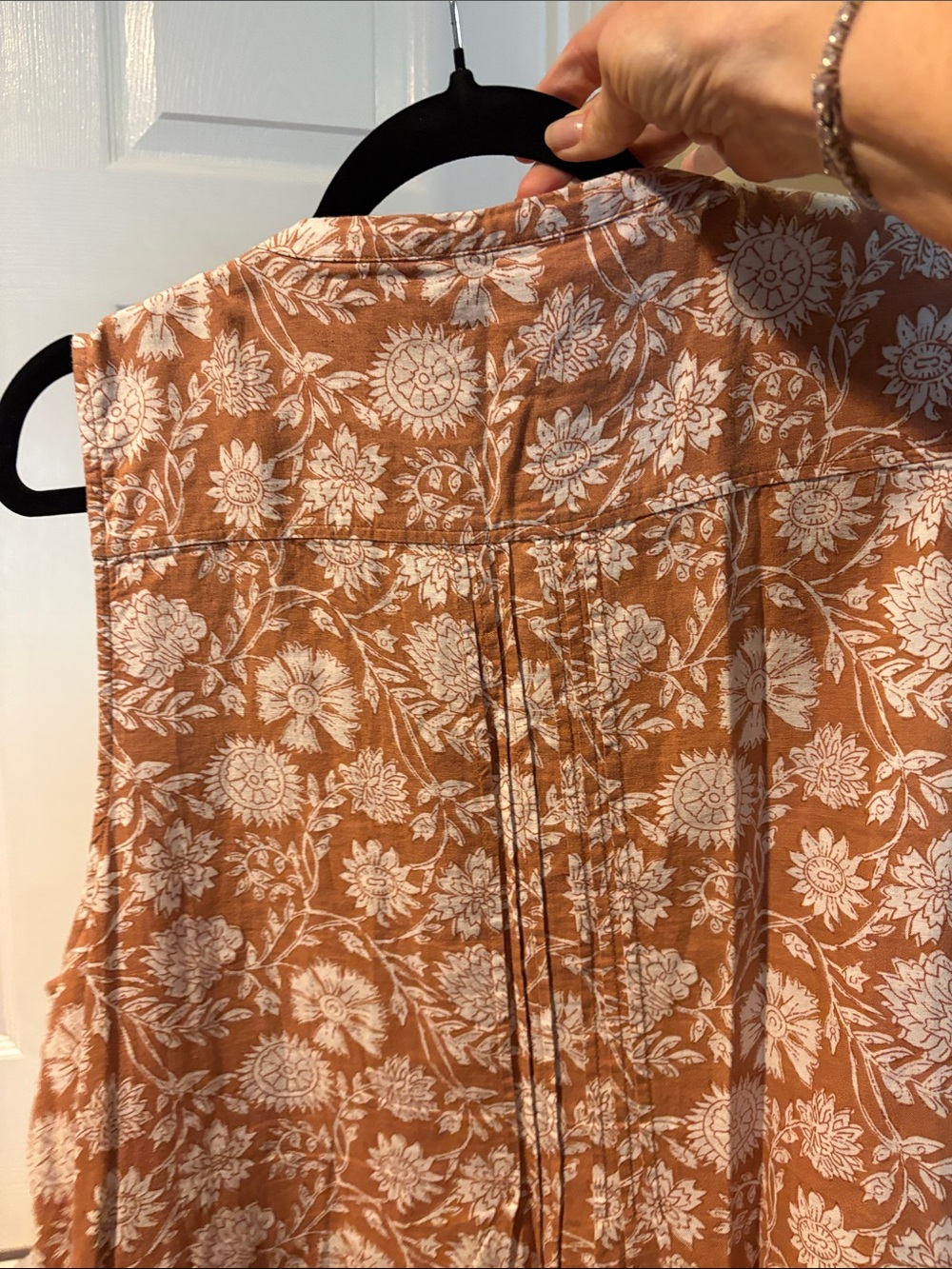 Faherty Rust and White Sleeveless Floral Pintuck Mini Dress - Picture 6 of 6